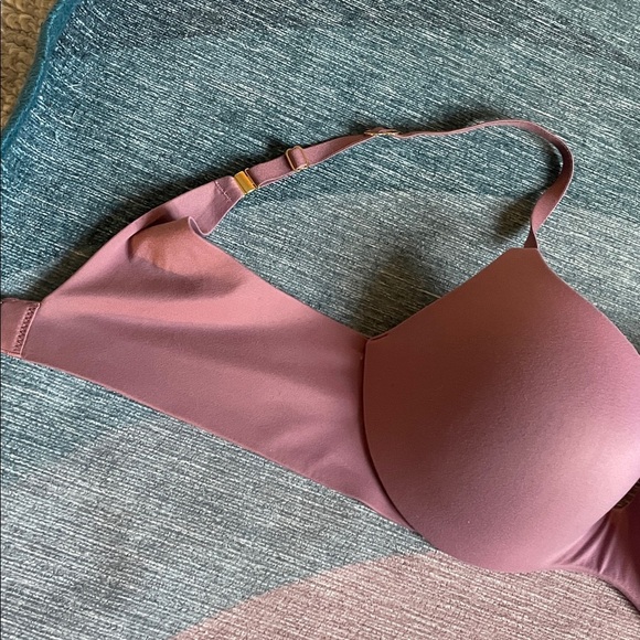 Victoria's Secret Mauve Smooth Contour Bra - Picture 4 of 10